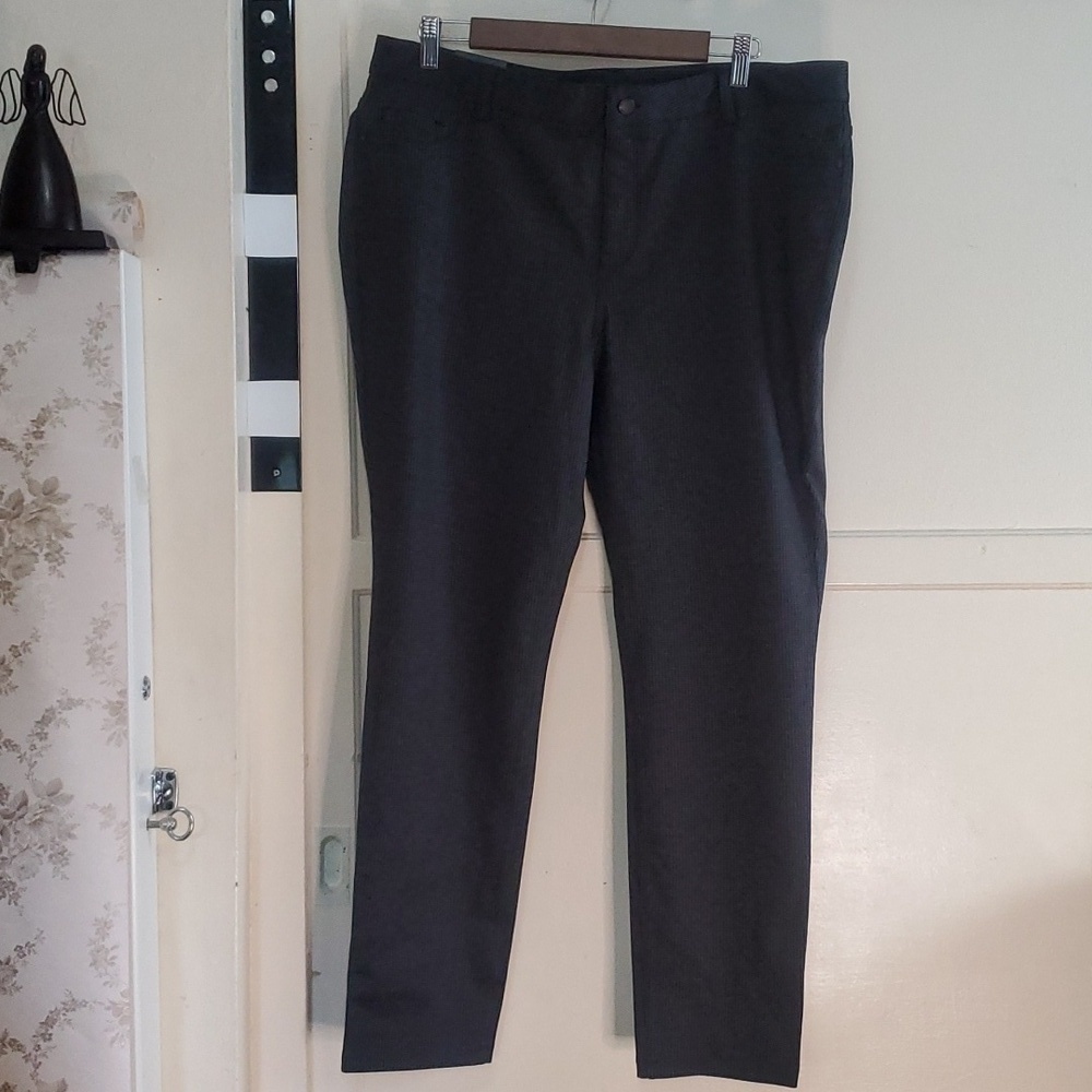 NWT DKNY Jeans Womens Grey Houndstooth Ponte Pant Tapered Comfort Stretch SizeXL